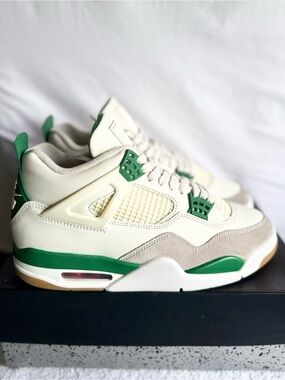 AUTHENTIC Jordan 4 Retro SB Pine Green size 10 DR5415-103 2022 VNDS